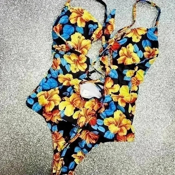 NWOT FLORAL LACE UP /CUT OUT SWIM SUIT - Picture 3 of 6